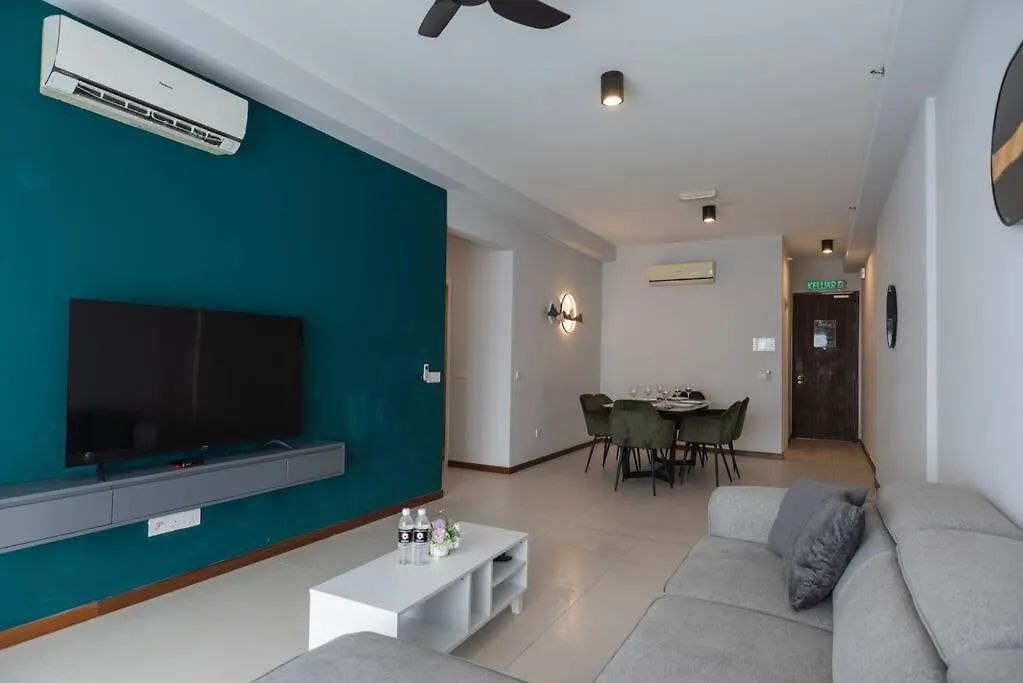 Family Seaview Suite With 3 Rooms By The Only Bnb Tanjung Tokong Malezja